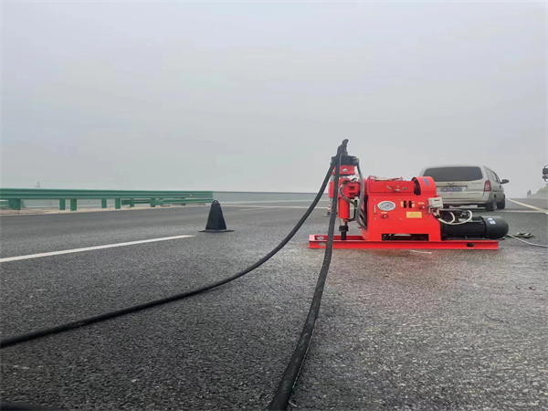 海棠马路路基路面开裂下沉注浆加固灌浆